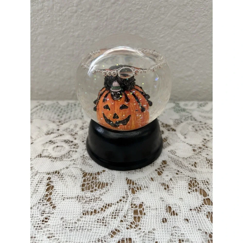 Vintage Halloween Jack-O'-Lantern Spider Water Globe